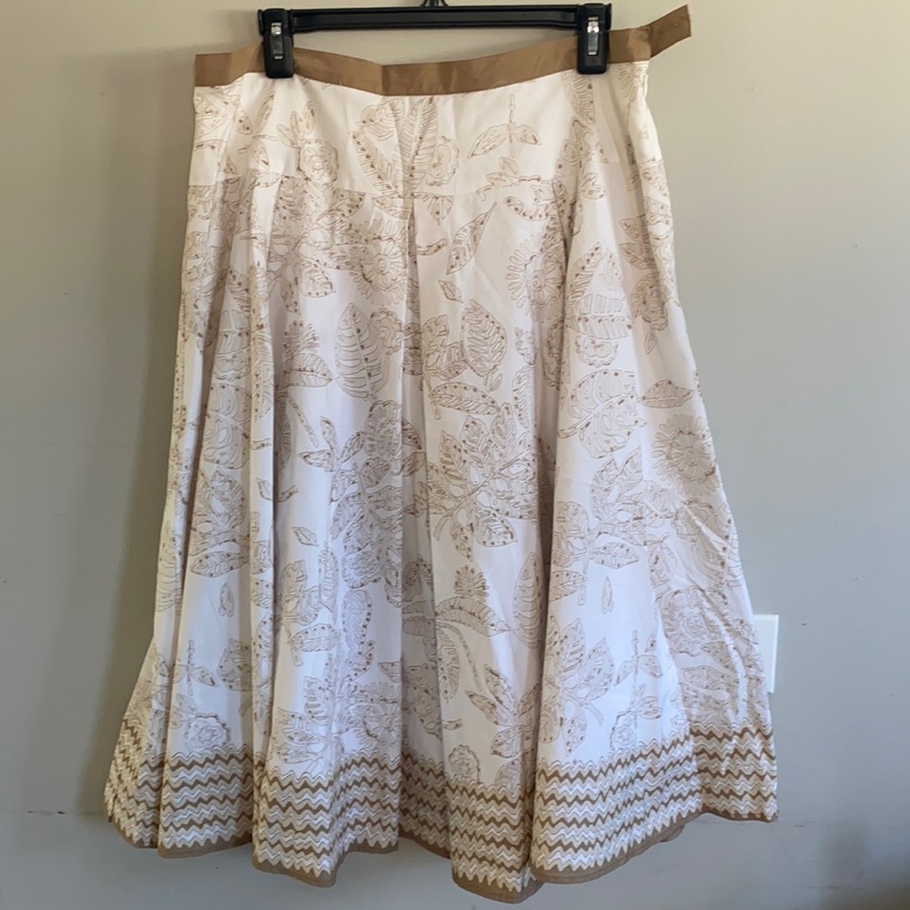 Coldwater creek Pleated Knee length skirt. (Large)
